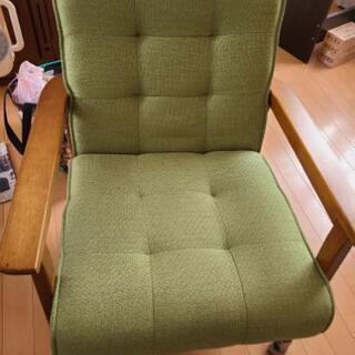 グリーン　椅子