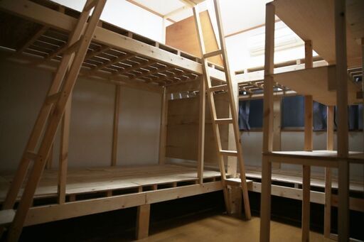 【★今月末閉店★】【大量木材】閉店の際はお好きなだけどうぞ（移転手伝って頂ける方優先）【レンジ、炊飯器、冷蔵庫、ソファー、布団、棚等】