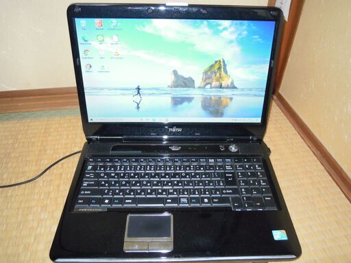 富士通 NF/E50 最新Win10/Core2Duo P8700/4GB/高速SSD256GB/Sマルチ/無線/Office