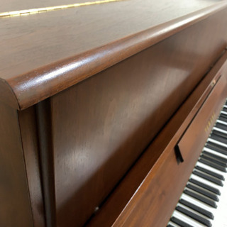 7月在庫一掃セール】ヤマハ アップライトピアノ 木目デザインの猫脚美品