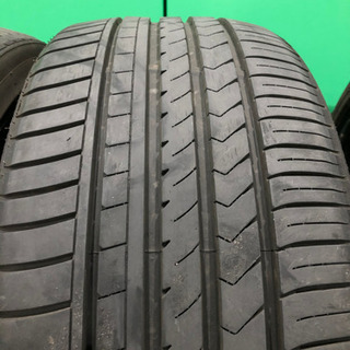 245/35R20 夏タイヤ