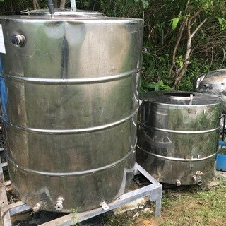 タンク台1個とタンク2個