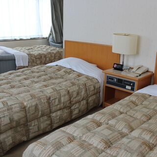 [正社員]ホテルフロント業務全般（受付接客、宿泊予約）未経験歓迎 − 千葉県