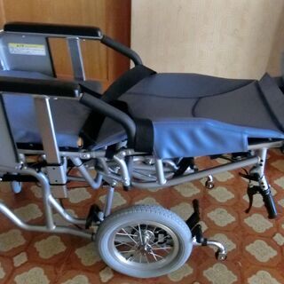 カワムラサイクルの車いす　AYK-40