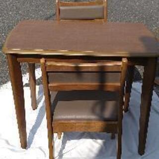 🍀食卓ﾃｰﾌﾞﾙ＆椅子2脚🍀