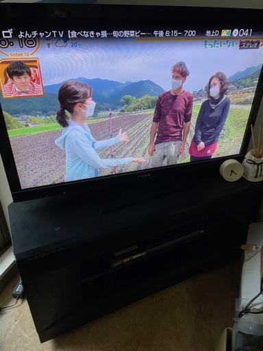 テレビ40インチ、オーディオデッキ、DVDプレーヤー