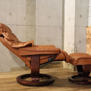 北欧ノルウェーのメーカーEKORNES(エコーネス)社のストレスレスチェアー レノ(M)です！！リビングはもちろんシアタールームなどにおススメの北欧デザインのパーソナルチェアー♪