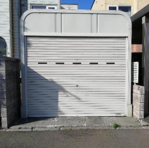 商談中)車庫 収納棚付き 鍵あり 【公式通販】