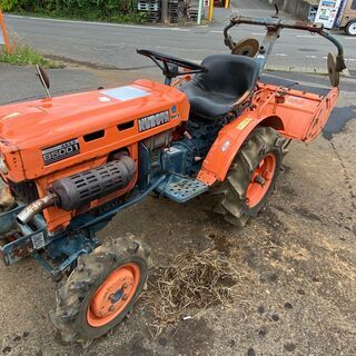 耕運機がわりにどうぞ 使ってた物で古いけどまだまだ現役 クボタ 9.5馬力 4WD ディーゼル トラクタ ブルトラ B5001　引取限定 厚木～
