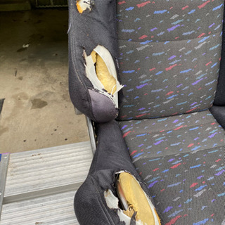 補修ベースに　RECARO SR3？SR2？