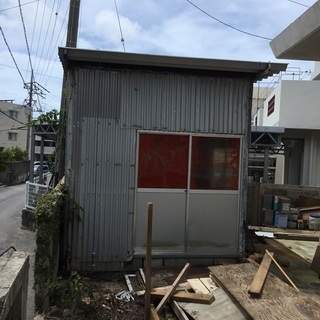 建て替えで、折板屋根倉庫を譲ります。ワイヤーフック有り。