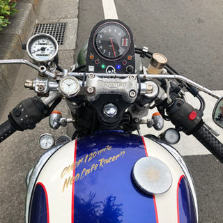 トライアンフ　ボンネビルT100