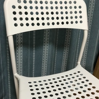 組み立てパイプ椅子（ホワイト）