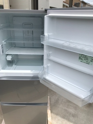 2016年製東芝冷凍冷蔵庫3ドア容量330L。千葉県内配送無料。設置無料。