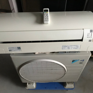 値下げ⭐︎【名古屋市郊外配送可能】ダイキン 2.2kwルームエアコン 