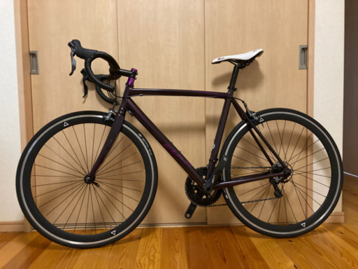 【即乗り可】FUJI ROUBAIX custom カーボンホイール アーバンなロードバイク登場！FUJI rubaix custom の紹介です。｜2023