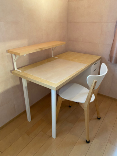 イケアikea白い机と白い椅子とデスクマット Y1606 綱島のテーブル 学習机 の中古あげます 譲ります ジモティーで不用品の処分
