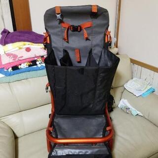 モンベル背負子　キャリア避難リュック登山にも、　