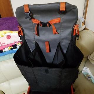 モンベル背負子　キャリア避難リュック登山にも、　