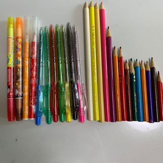 サインペン、ボールペン、色鉛筆