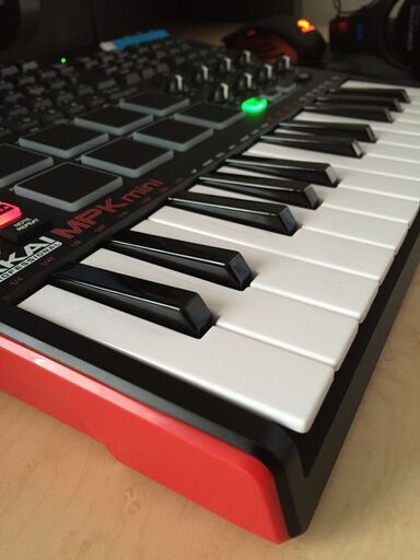 【中古25鍵MIDIキーボード】AKAI MPK mini