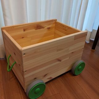 IKEA 　イケア　タイヤ付き木製おもちゃ箱