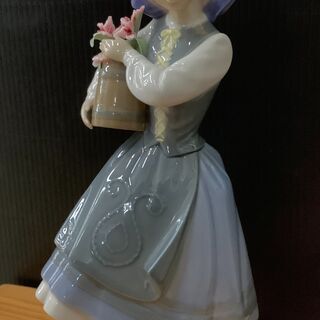 LLADRO/リヤドロ 陶器 人形 花桶を持つ少女 スペイン製 ...