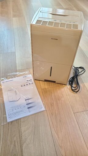 お取引き中【ほぼ新品】アイリスオーヤマ　2021年製　除湿機