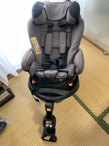 クリーニング済み❣️アップリカ　チャイルドシート