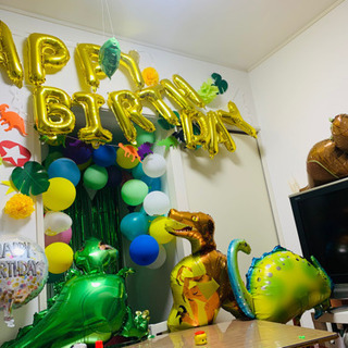 誕生日の飾りつけ　恐竜　バルーン　風船　バースデー