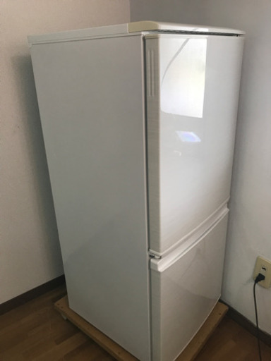 シャープ　ノンフロン冷凍冷蔵庫　SJ-14W-W