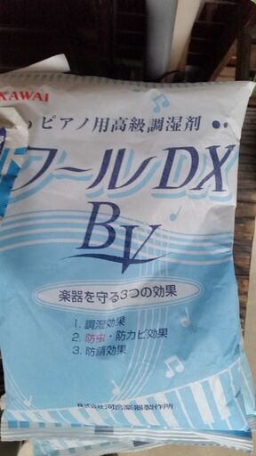 無料】乾燥剤、シリカゲル、ドライフラワー、猫の砂、大量にあります