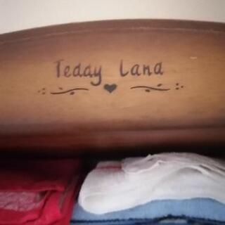 飾り棚 収納棚 棚部分は棚板が移動出来るタイプですが、ビスが見つから