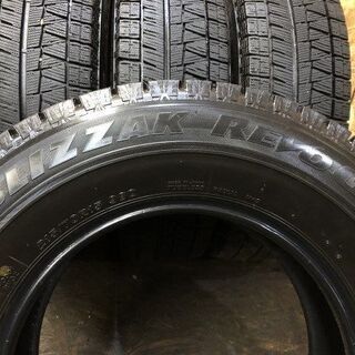 走行短め BS BLIZZAK REVO GZ 215/70R15 15インチ スタッドレス 4本 グランドハイエース グランビア レジアス等　(TC352) クレジットカード QR決済可能 走行短め BS BLIZZAK REVO GZ 215/70R15 15インチ スタッドレス 4本