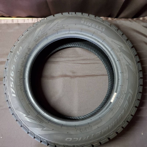 175/65R14のスタッドレスタイヤ 製品一覧 (タイヤ幅:175,偏平率:65