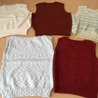 全9枚、手編みのベスト5枚＋スクールセーター3枚＋カーディガン1枚