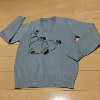 ハンドメイド　刺繍入りセーター　M  