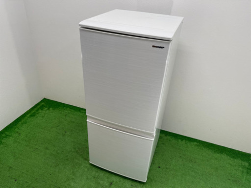 美品　シャープ/SHARP　ノンフロン冷凍冷蔵庫　１３７L　取扱説明書付き　２０１９年製　SJ-D14C-W