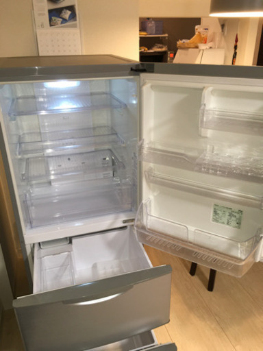 アクア製264リットル冷蔵庫
