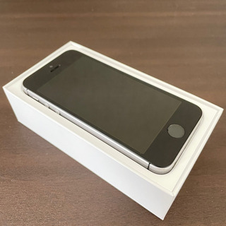 Apple iPhone SE スペースグレー 本体SIMフリー(貴重な美品) Apple iPhone SE (第1世代) 16GB SIMフリー [スペースグレイ] 価格比較