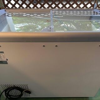 ダイレイハイブリッド冷凍ショーケースHRS-100中古品 状態は綺麗