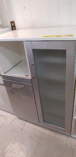食器棚 キッチンボード レンジ台 マルミツ ホワイト系（鏡面仕上げ）幅80×奥行42×高さ115\n\n43006