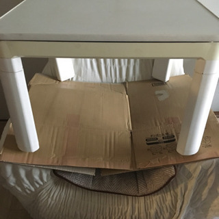 白い折り畳み式コタツ付きテーブル
