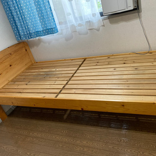 木製　シングルベッド　傷みあり