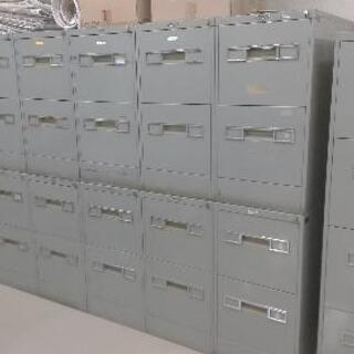 A4ファイルがぴったり収納、オフィス用のスチール書庫、大容量、幅...