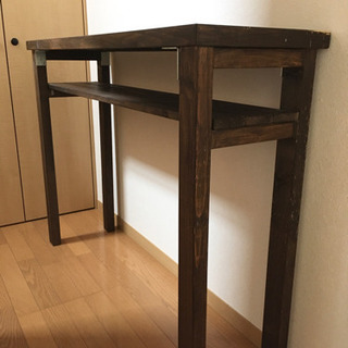 木製のカウンターテーブル