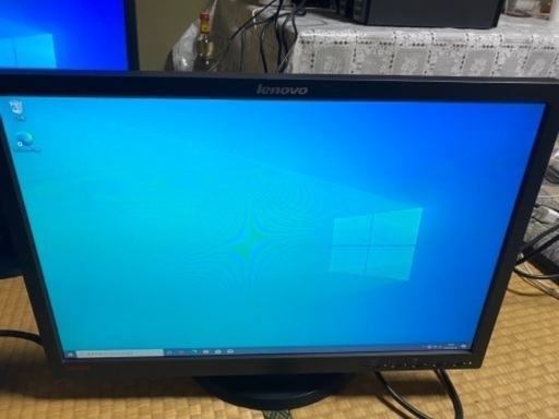 Lenovoデスクトップパソコン引き取りでお願い致します。早期引き取りの方５千円で譲ります７月４日まで