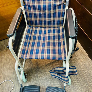 自走式車椅子 中古品 室内使用 ノーパンクタイヤ 美品