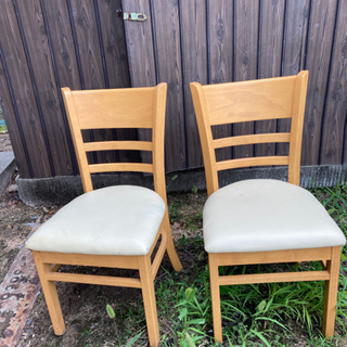 椅子とテーブルセット