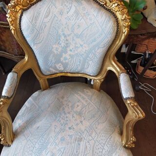 ロココ調 猫脚 チェア 肘掛け椅子 彫りも深く重厚